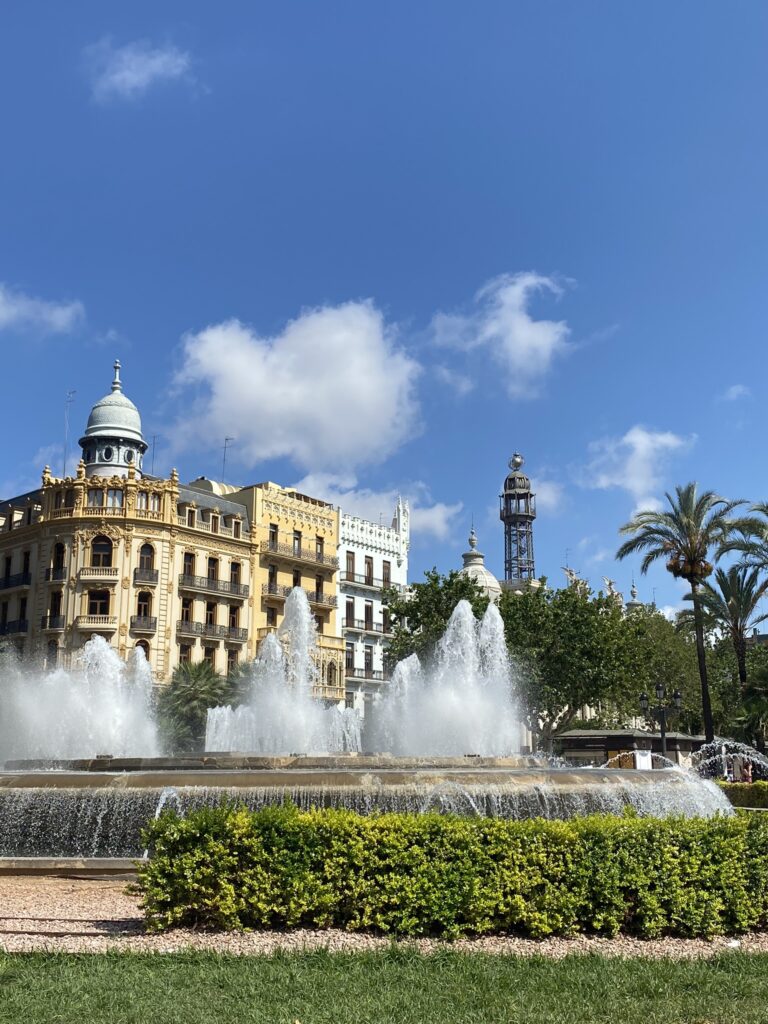 Internationale sfeer in Valencia voor studenten die stage lopen