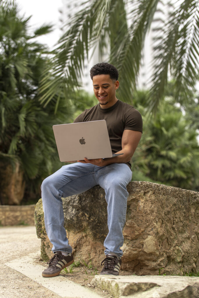 Daan Jansen in Valencia mede oprichter van Stagehulpvalencia